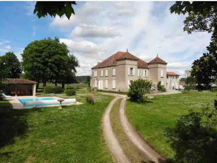 Chateau D'Issandou Golfech Extérieur photo