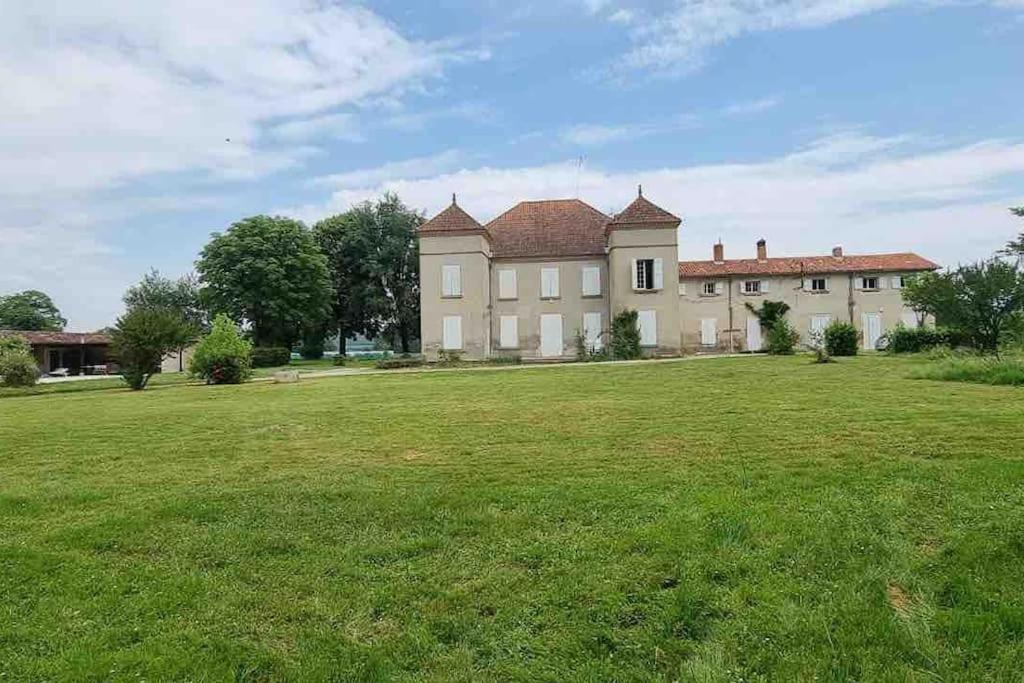 Chateau D'Issandou Golfech Extérieur photo